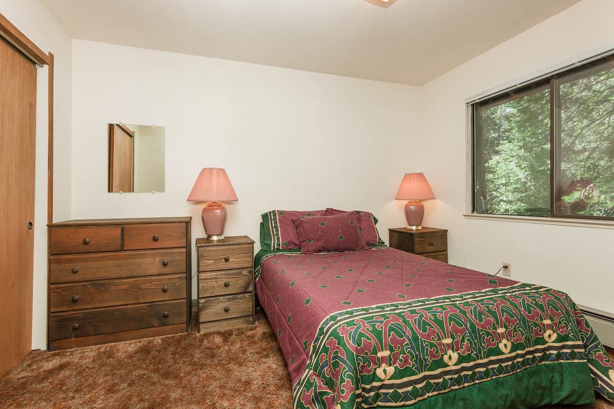 10580 Washoe Road Truckee, CA 96161 - Photo 6 of 12 Gallery Image 6