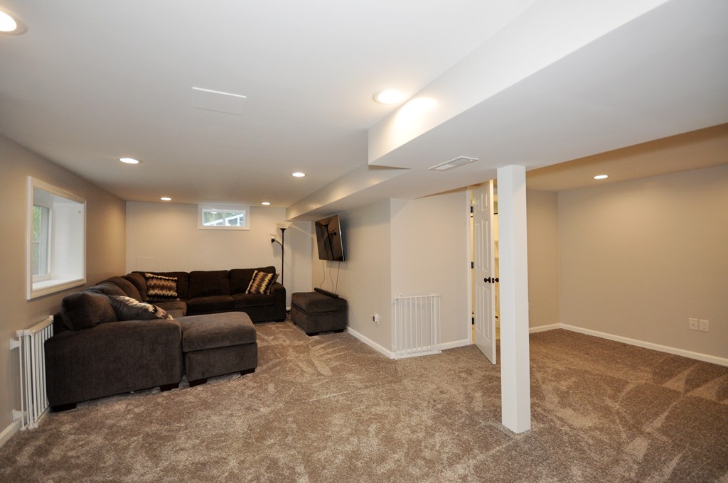 737 Potter Road Framingham, MA 01701 - Photo 18 of 30