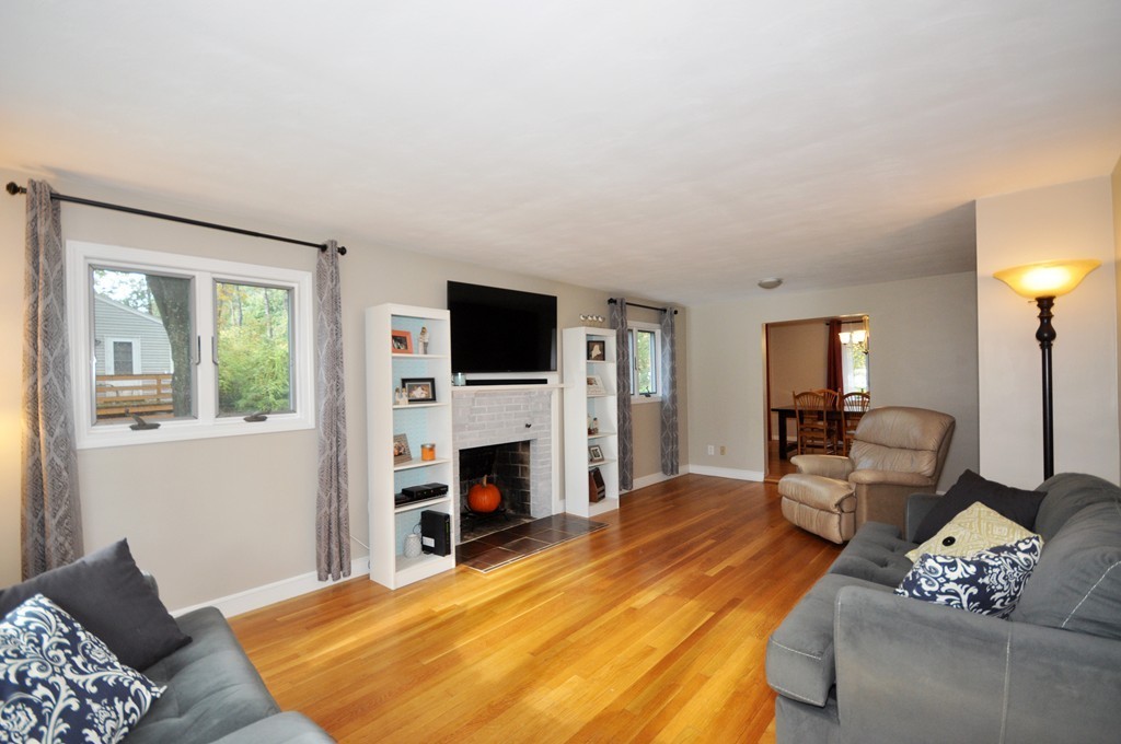 737 Potter Road Framingham, MA 01701 - Photo 5 of 30
