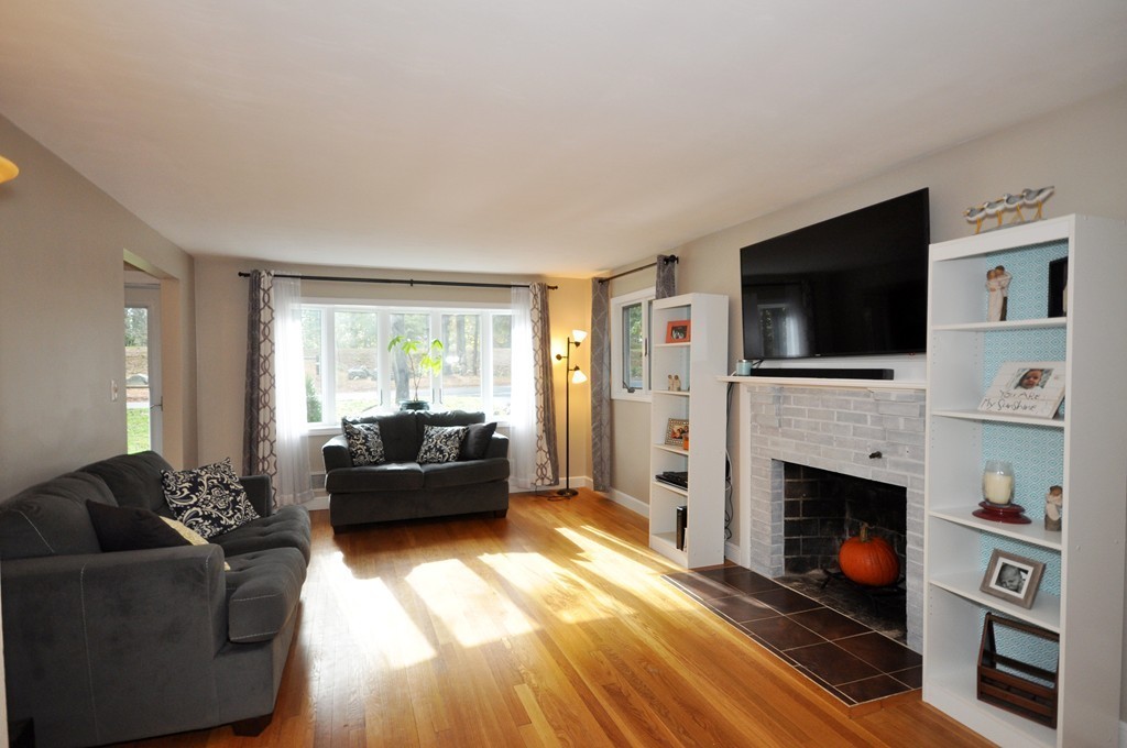 737 Potter Road Framingham, MA 01701 - Photo 6 of 30