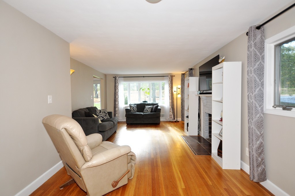 737 Potter Road Framingham, MA 01701 - Photo 7 of 30
