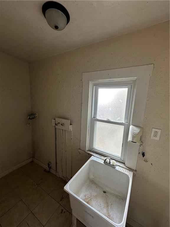 1616 3rd Avenue Arnold, PA 15068 - Photo 7 of 18 a bathroom with a sink and shower
