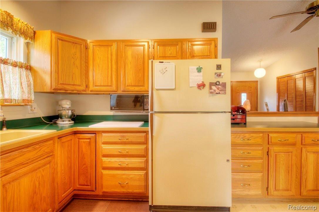 1698 Rustic Ridge Road Canton, MI 48188 - Photo 19 of 34 19 KIT.jpg