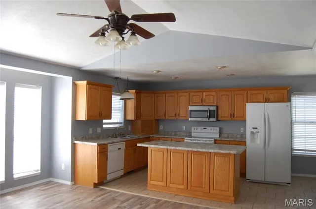 $219,900 | 5711 Cedar Valley Drive, Poplar Bluff, MO 63901