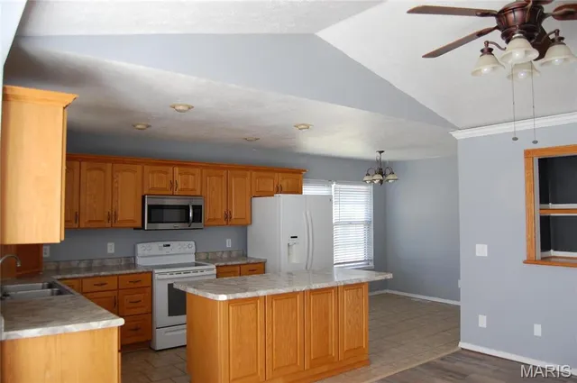 $219,900 | 5711 Cedar Valley Drive, Poplar Bluff, MO 63901