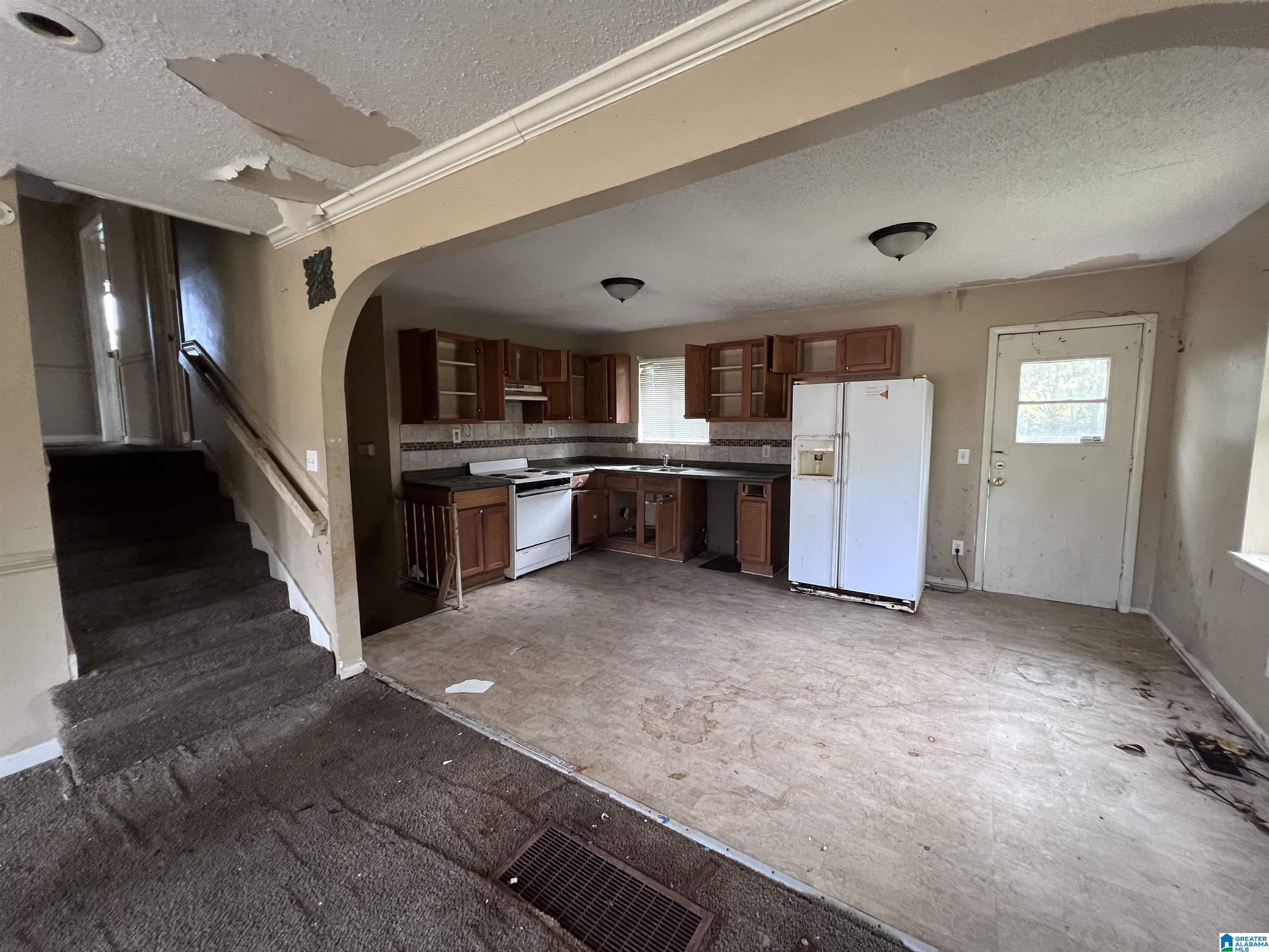 819 Country View Drive Northeast Center Point, AL 35215 - Photo 3 of 4
