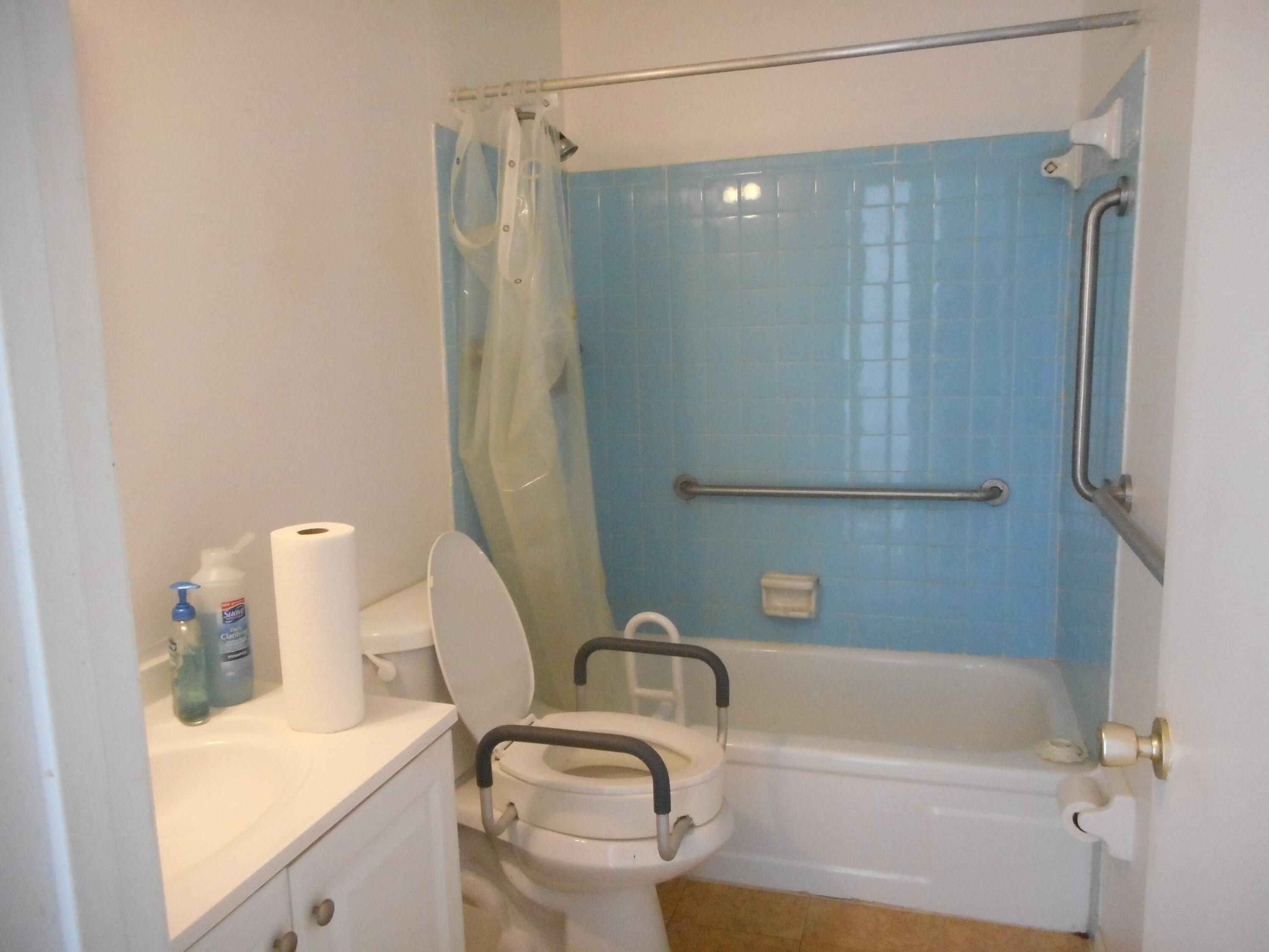 938 Sumter Road West West Palm Beach, FL 33415 - Photo 9 of 14 DSCN4444