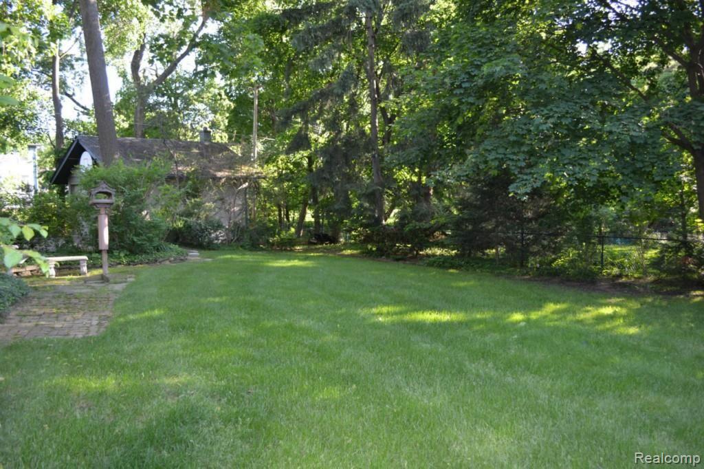 952 Southfield Road Birmingham, MI 48009 - Photo 25 of 25 Large Yard