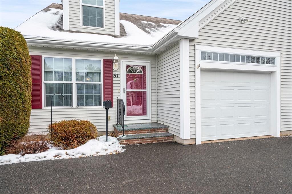 51 Brookview Road, Unit 4 1 Windham, NH 03087 - Photo 2 of 37