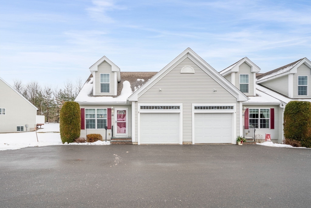 51 Brookview Road, Unit 4 1 Windham, NH 03087 - Photo 3 of 37