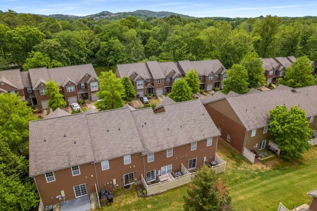 $379,900 | 1021 Ashmore Drive, Nashville, TN 37211