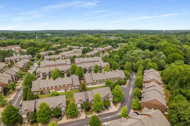 $379,900 | 1021 Ashmore Drive, Nashville, TN 37211