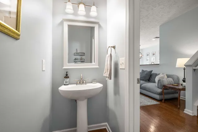 $379,900 | 1021 Ashmore Drive, Nashville, TN 37211