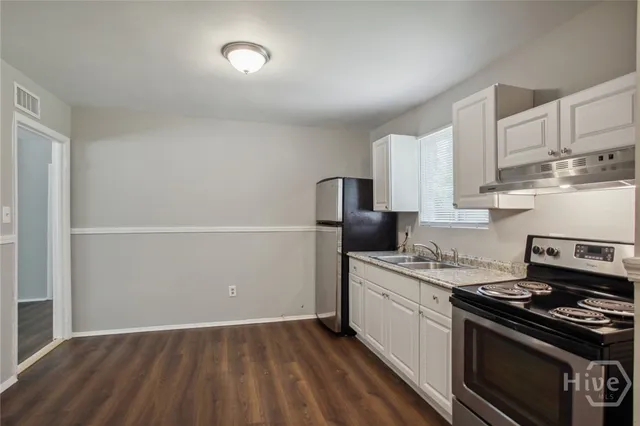 $1,800 | 1919 East 56th Street, Savannah, GA 31404