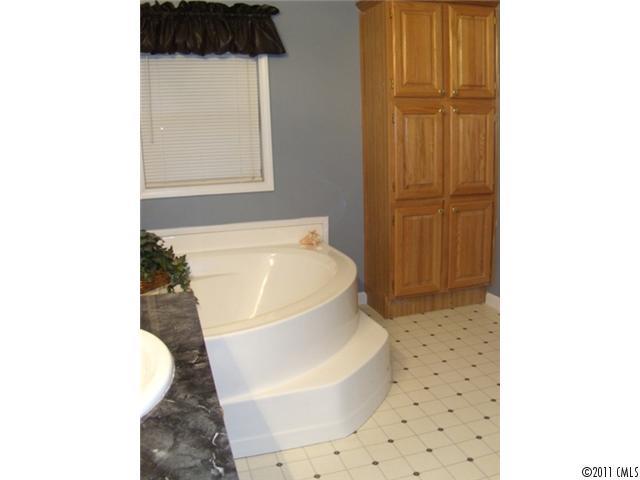 1214 Hardin Road Dallas, NC 28034 - Photo 13 of 16 Gallery Image 13