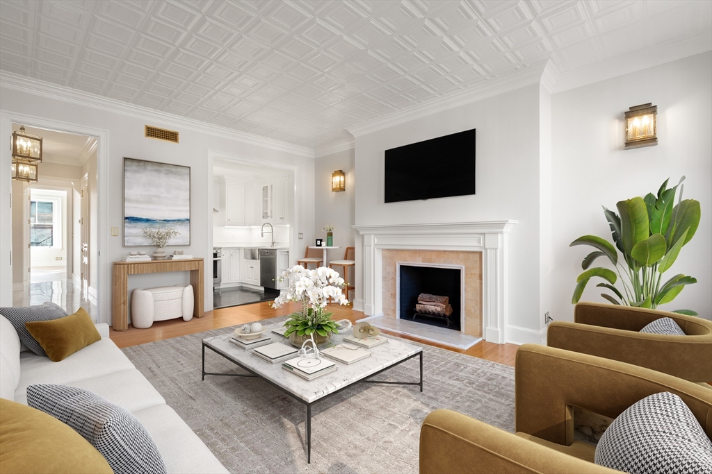 357-359 Beacon Street, Unit 4 Boston, MA 02116 - Photo 3 of 13