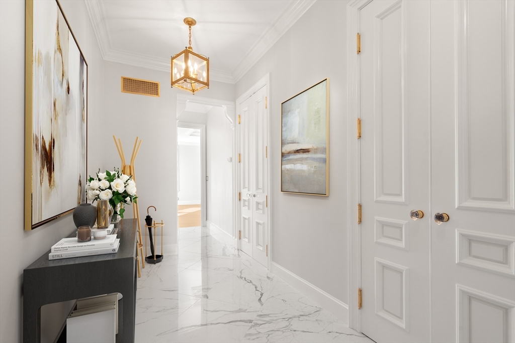 357-359 Beacon Street, Unit 4 Boston, MA 02116 - Photo 5 of 13