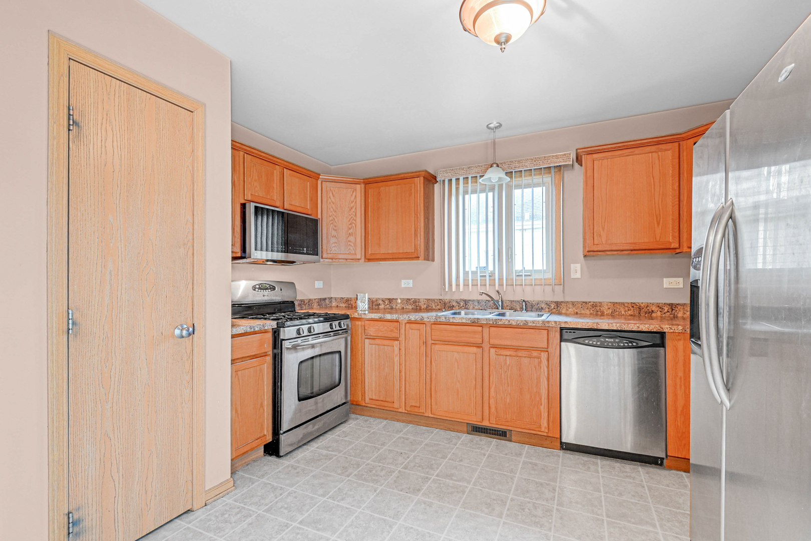 3982 Crete Road Crete, IL 60417 - Photo 12 of 19