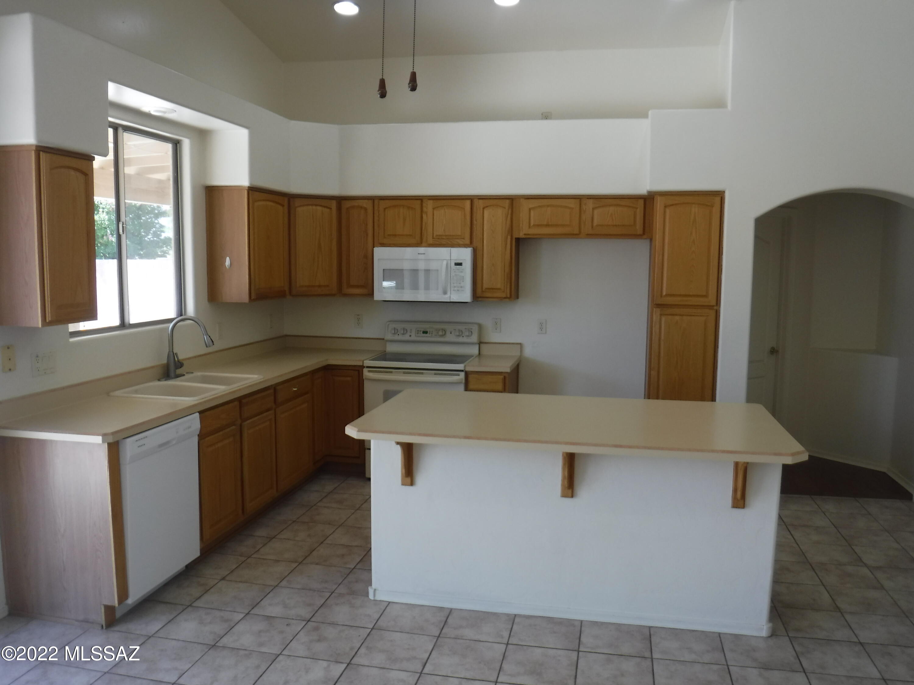 317 West Plateau Road Oro Valley, AZ 85737 - Photo 6 of 40