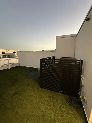 a view of entryway and hall