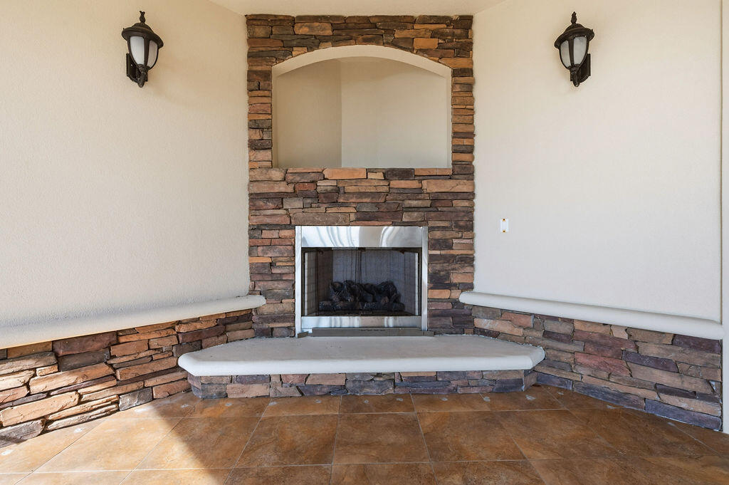 18 Kimbrough Road Mary Esther, FL 32569 - Photo 70 of 96 a living room with a fireplace
