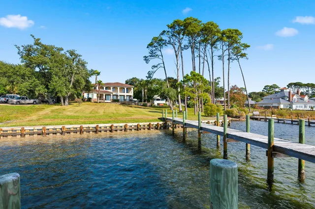 $1,949,000 | 18 Kimbrough Road, Mary Esther, FL 32569