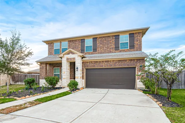 a front view of house with yard