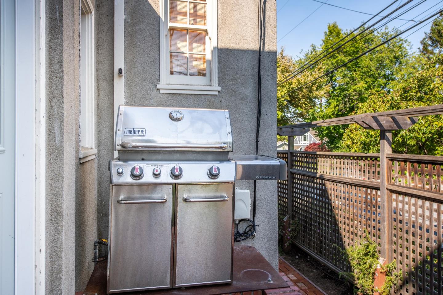 843 Crossway Road Burlingame, CA 94010 - Photo 31 of 36 a close up of a storage