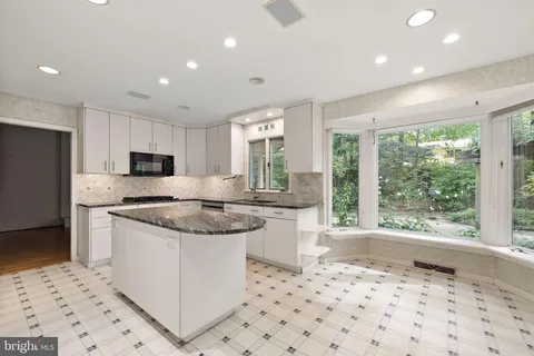 $675,000 | 204 Sorrel Drive, Wilmington, DE 19803