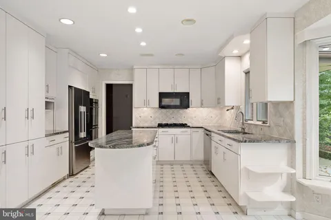 $675,000 | 204 Sorrel Drive, Wilmington, DE 19803