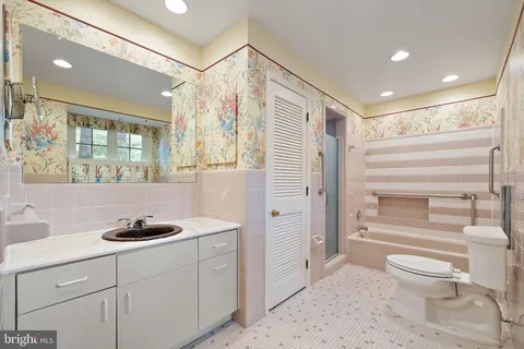 $675,000 | 204 Sorrel Drive, Wilmington, DE 19803