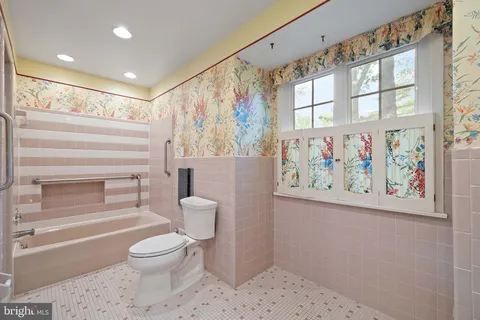 $675,000 | 204 Sorrel Drive, Wilmington, DE 19803