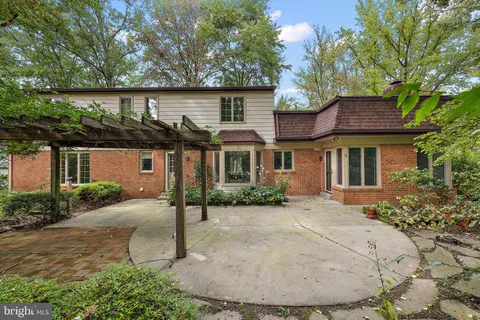 $675,000 | 204 Sorrel Drive, Wilmington, DE 19803