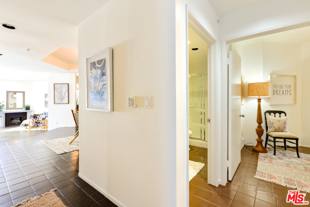 235 Main Street, Unit 120 Venice, CA 90291 - Photo 16 of 22