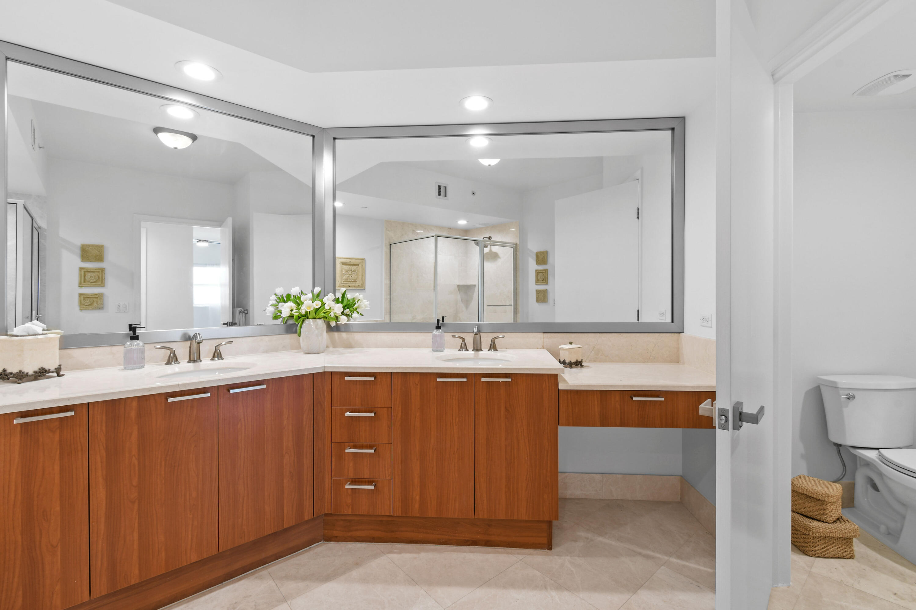 2640 Lake Shore Drive, Unit 207 Riviera Beach, FL 33404 - Photo 23 of 54 Primary Bathroom