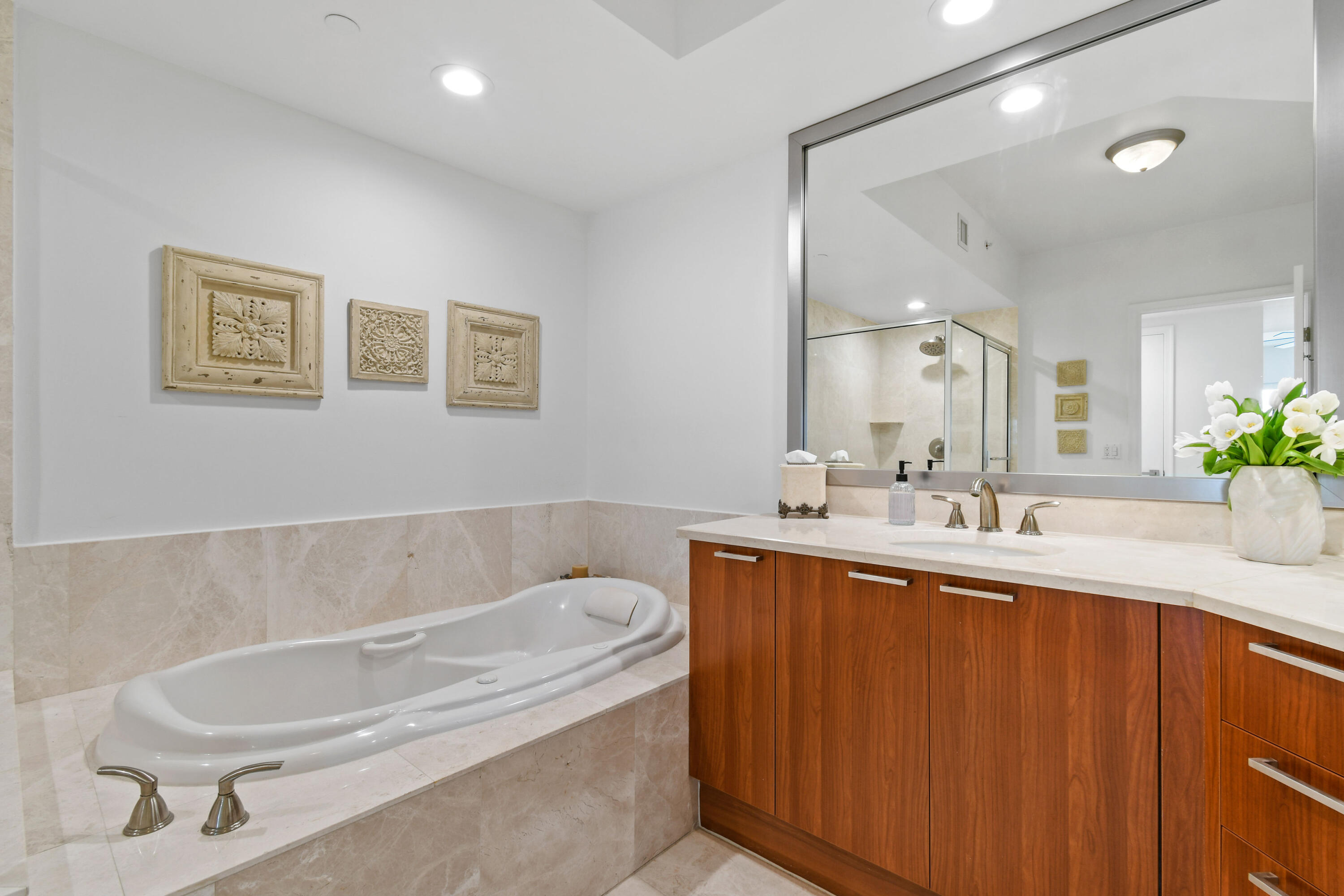 2640 Lake Shore Drive, Unit 207 Riviera Beach, FL 33404 - Photo 24 of 54 Primary Bathroom
