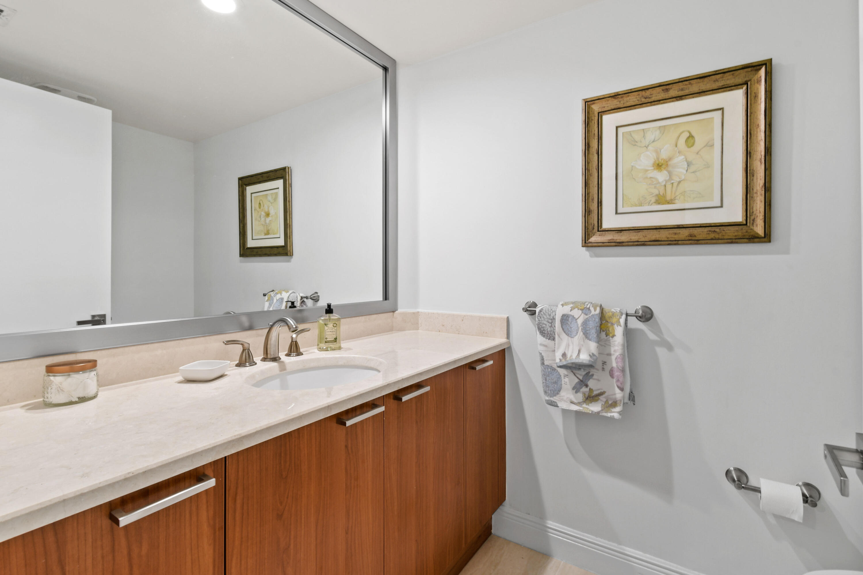 2640 Lake Shore Drive, Unit 207 Riviera Beach, FL 33404 - Photo 37 of 54 Half Bathroom