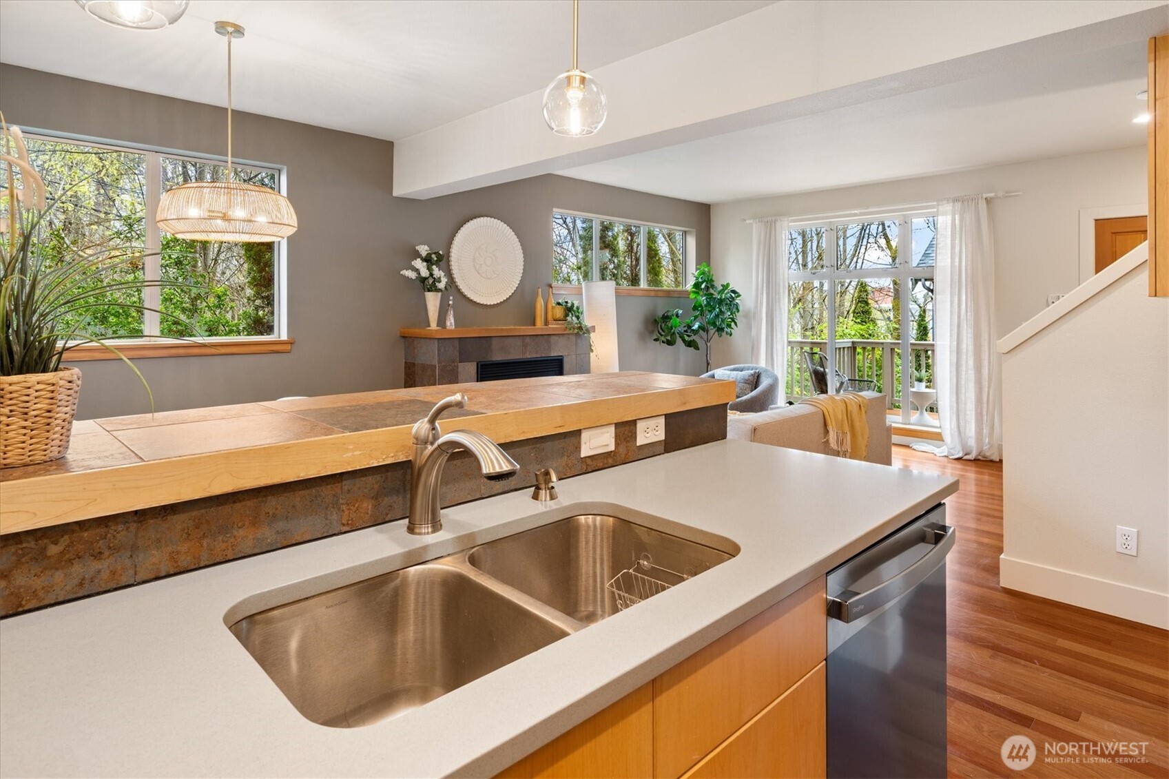2363 South McClellan Street Seattle, WA 98144 - Photo 13 of 33