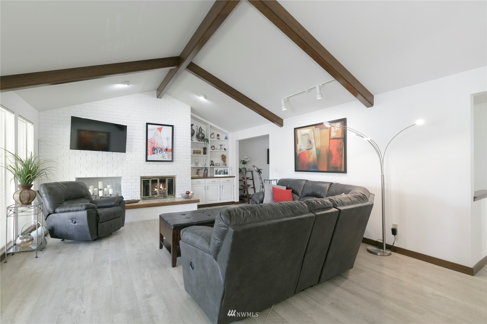 24 Burning Tree Drive Yakima, WA 98902 - Photo 4 of 18 a living room with furniture window and a flat screen tv