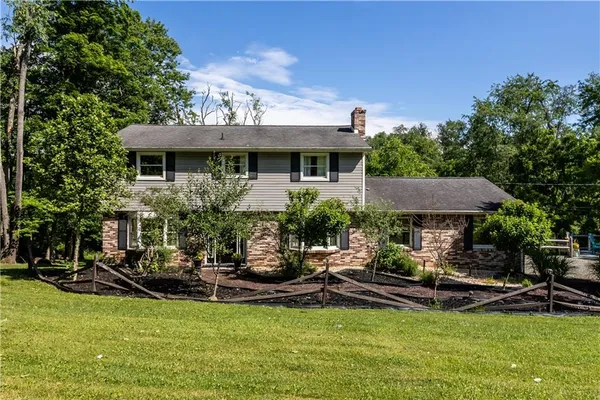 $475,000 | 2780 Farm Spur Road, North Huntingdon, PA 15642