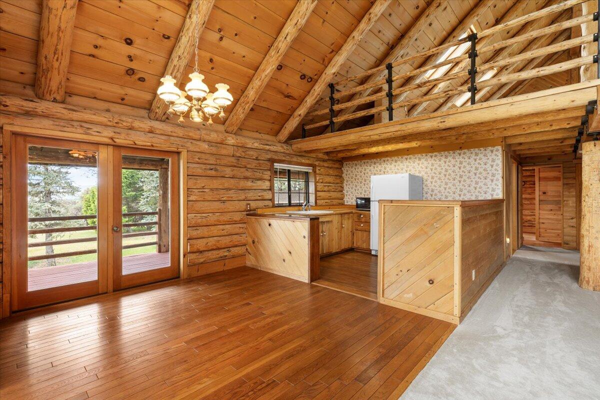 13235 Perry Road White City, OR 97503 - Photo 10 of 39 Eating area