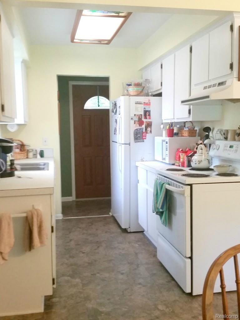 2415 Keith Road West Bloomfield, MI 48324 - Photo 12 of 32 20150703_171501.jpg