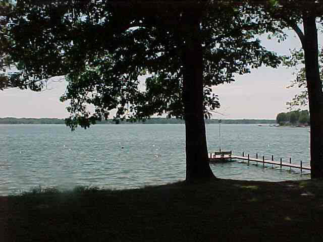 8607 East Black Point Road Syracuse, IN 46567 - Photo 2 of 8 Gallery Image 2