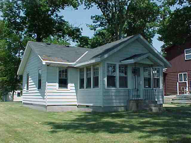8607 East Black Point Road Syracuse, IN 46567 - Photo 4 of 8 Gallery Image 4