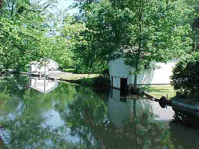 8607 East Black Point Road Syracuse, IN 46567 - Photo 6 of 8 Gallery Image 6