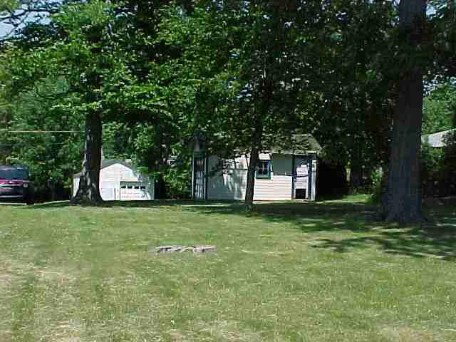8607 East Black Point Road Syracuse, IN 46567 - Photo 7 of 8 Gallery Image 7