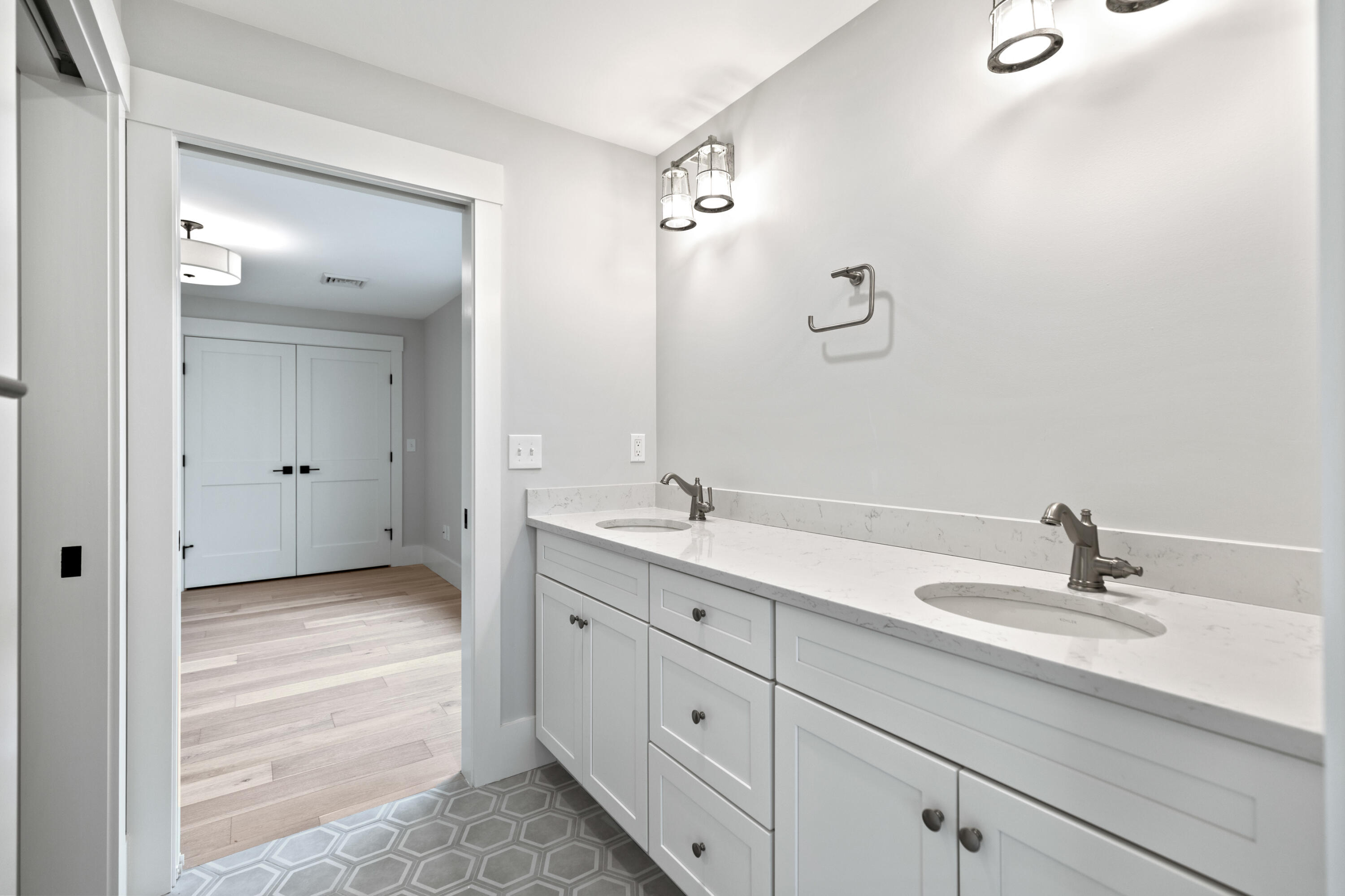 10 Slack Tide Road Kennebunkport, ME 04046 - Photo 54 of 68 jack & jill bath