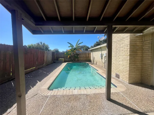 $2,095 | 16803 Castle Fraser Drive, Houston, TX 77084