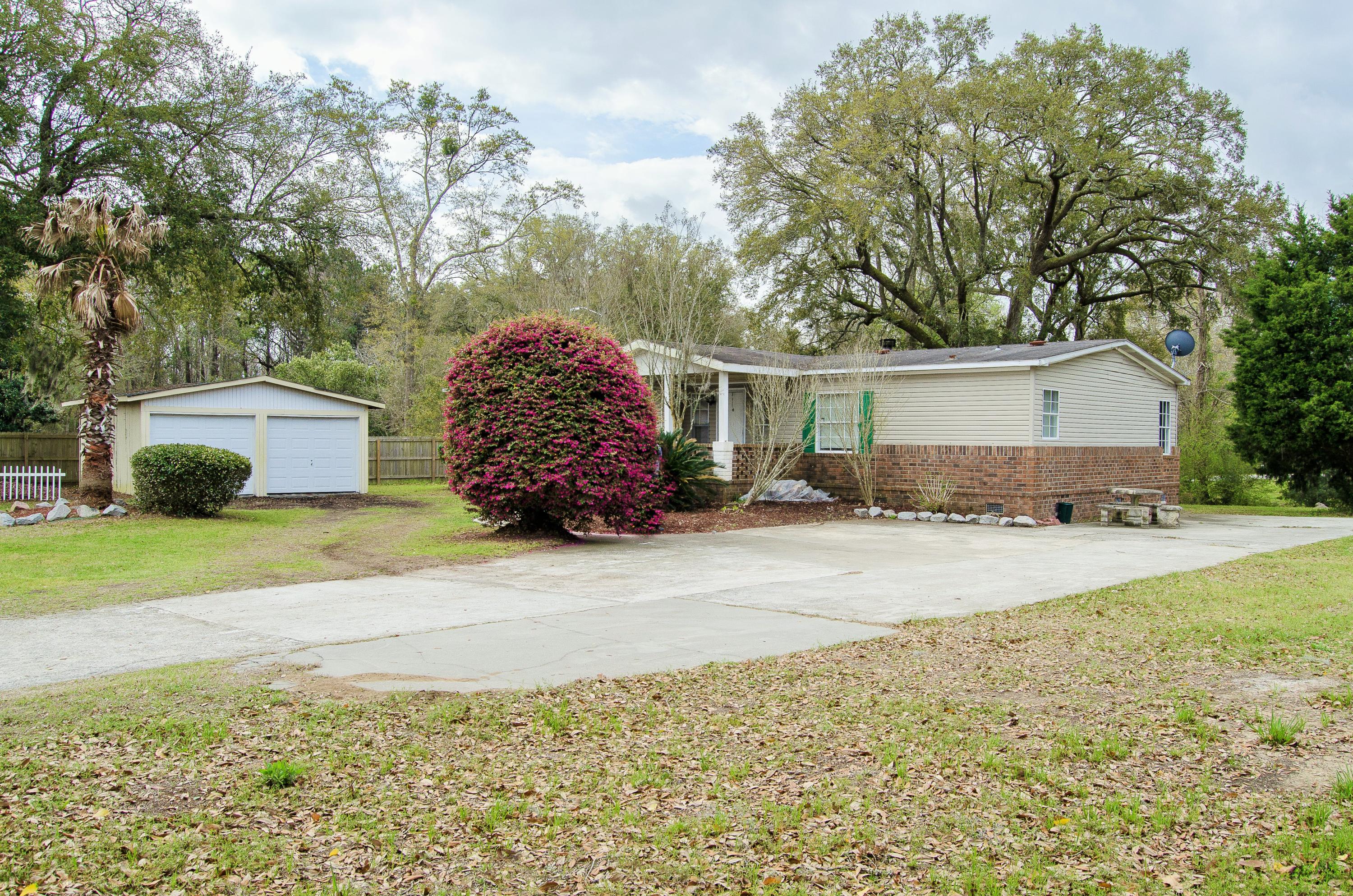 1229 Lieben Road Mount Pleasant, SC 29466 - Photo 4 of 14 DSC_1504 (2).jpg