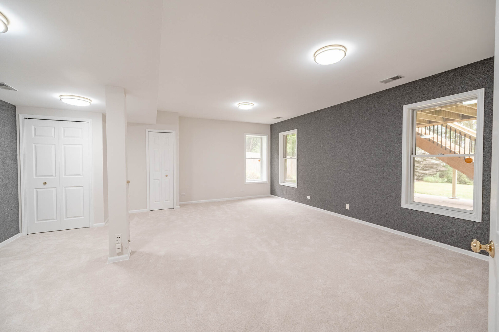 1295 Hunters Ridge West Hoffman Estates, IL 60192 - Photo 22 of 32 Gallery Image 22